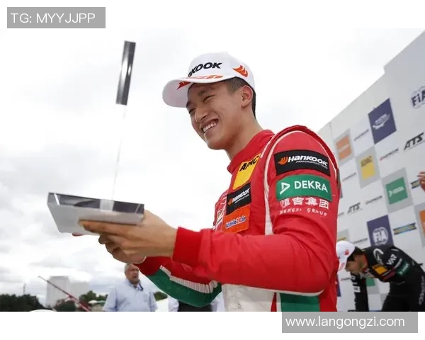 世界级运动员的成长之路：从起步到巅峰的奋斗与荣耀